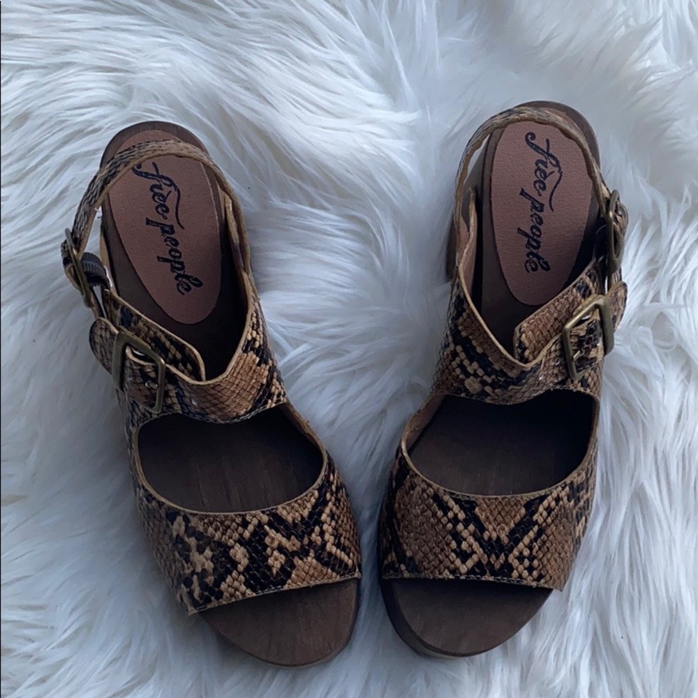 Free People Belem’s platform clog - Picture 7 of 13